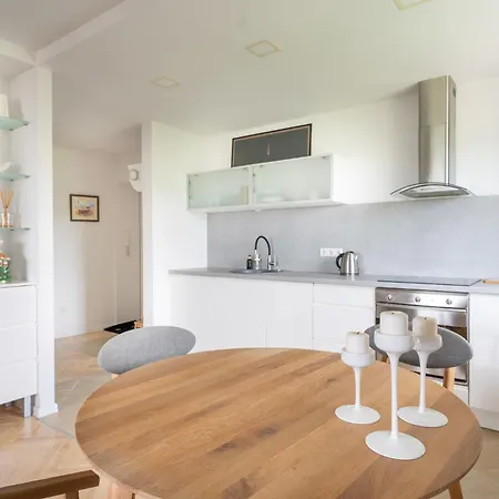 Ducks In The Yard - Self Check In Apartment *